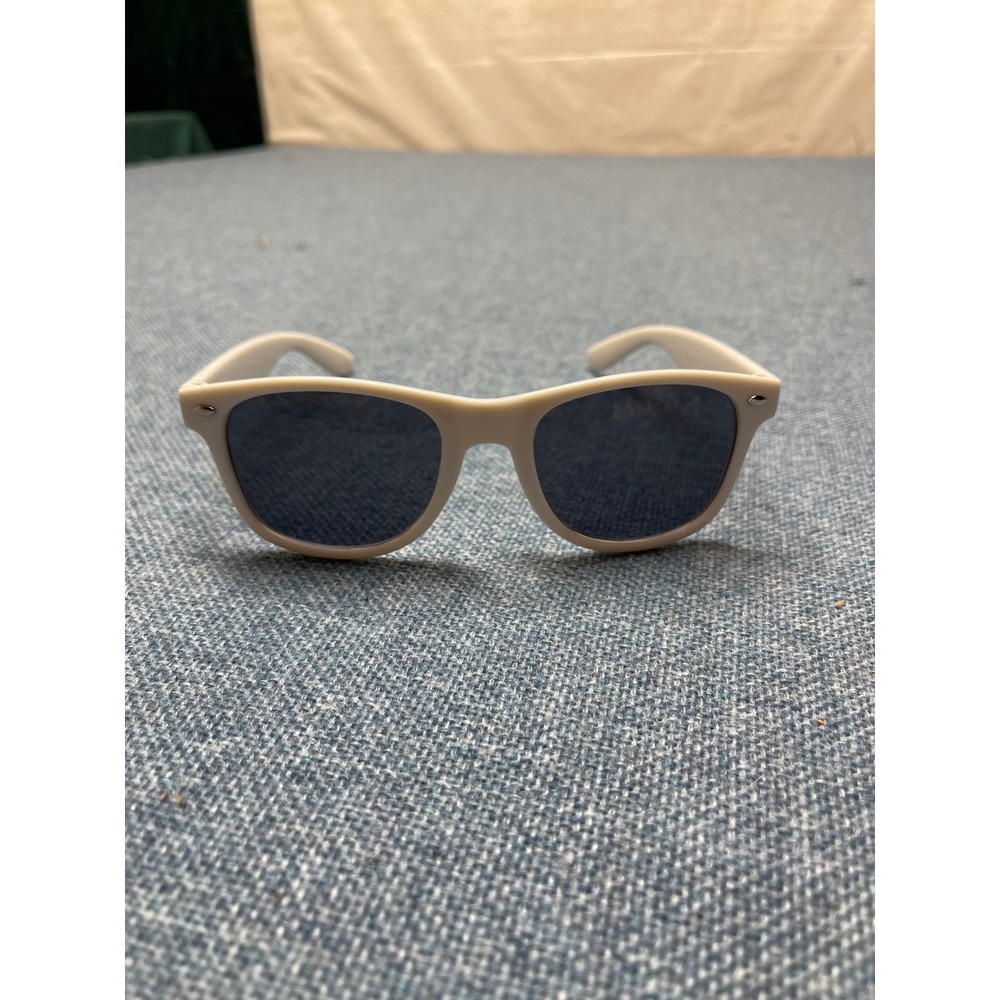 White Square Frame Sunglasses Classic Wayfarer Style Dark Tint Lenses Unisex